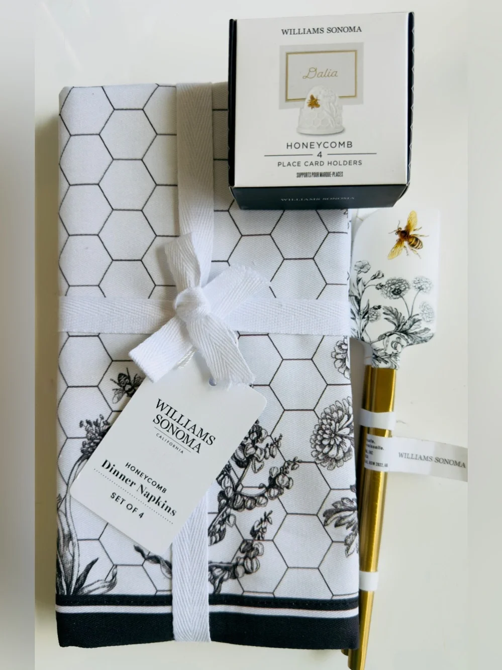 Williams Sonoma Bee Honeycomb 10 Pc Napkins & Spatulas Set, NWT, Retail $137